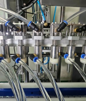 自動8口 全自動充填機